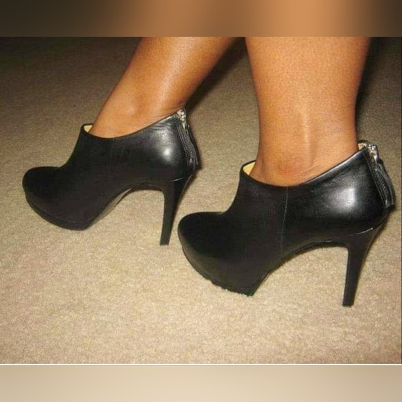 Nine West Shoes - Nine West Bootie Heels Size 6.5